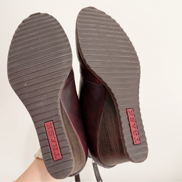 TRASK Tenley Wine Brush-Off Sheep Wedge Booties Leather 36-1273 Size 7 - Picture 9 of 13